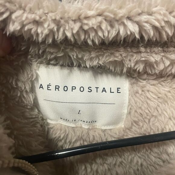 Aeropostale Cropped Tan Sherpa - Picture 3 of 4